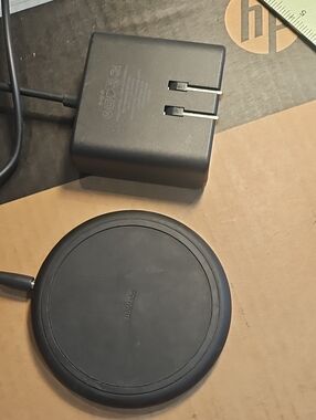 Anker Black Wireless Charging Pad - Fast Qi Charger
